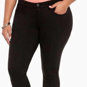 Torrid Black Skinny Pants Sz 16